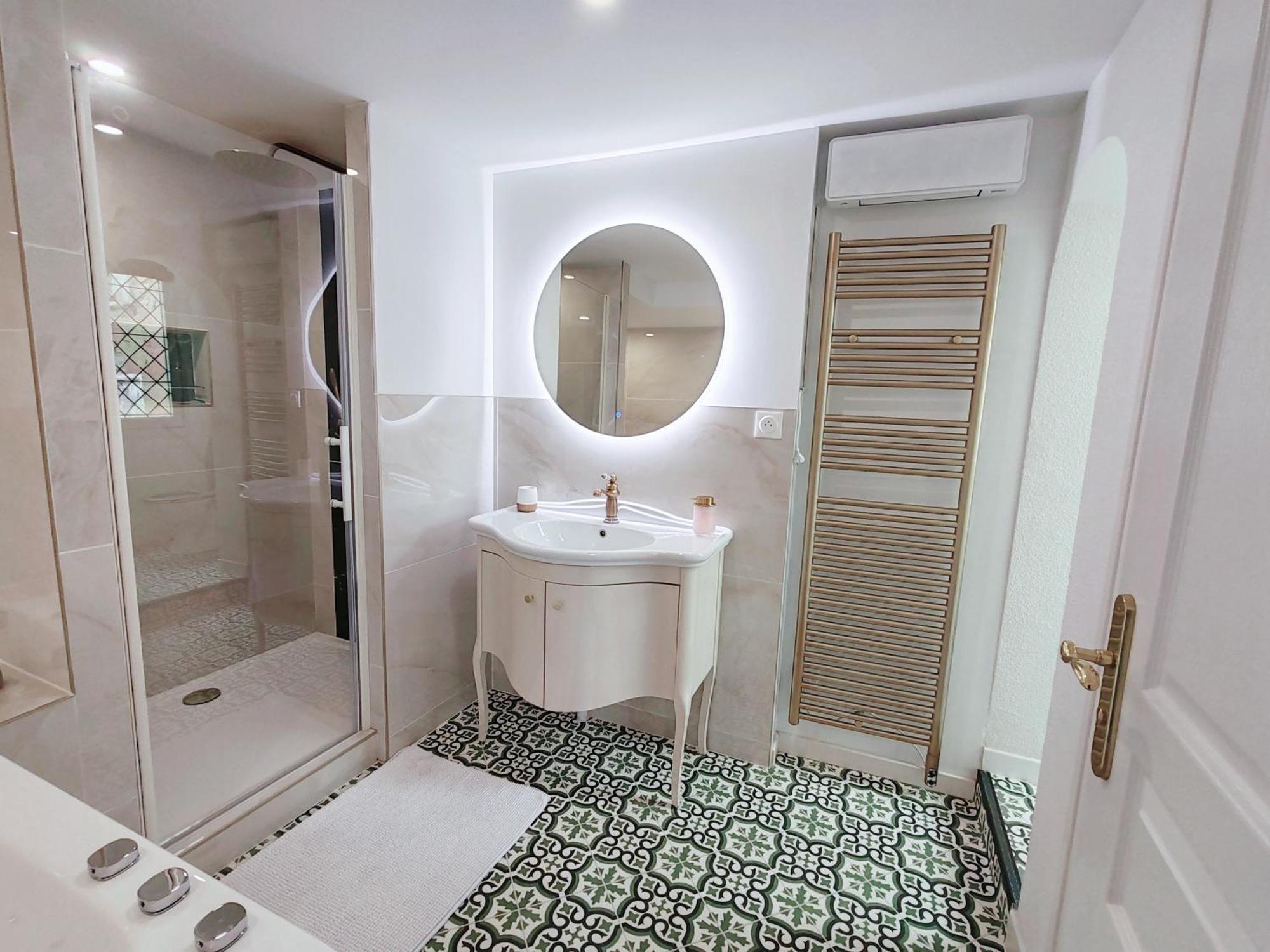 Appartement Bulle D'Antan En Coeur De Ville - Monument Classe Historique - Grand Jaccuzi Кастр Екстериор снимка
